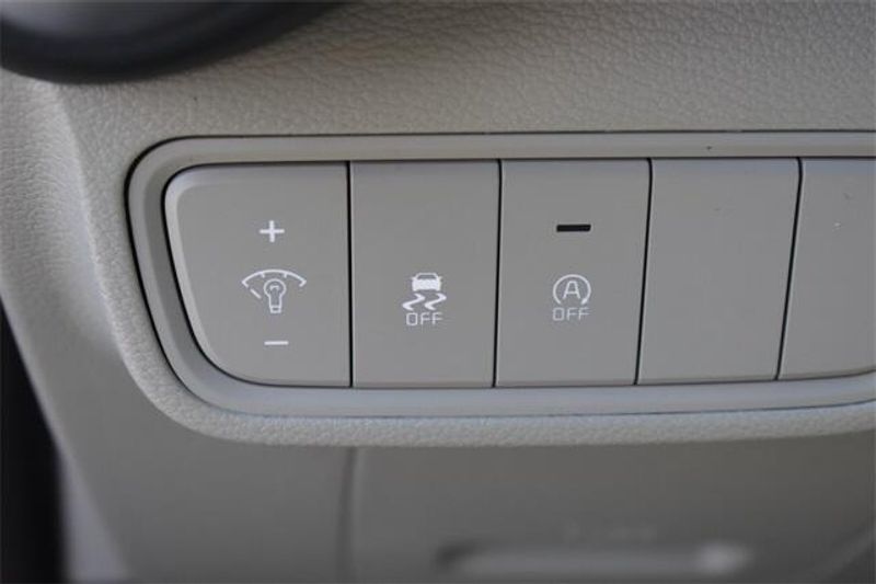 New 2025 Kia Soul LXImage 20