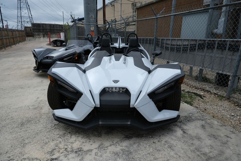 2024 Polaris SLINGSHOT SLR AUTODRIVE MOONLIGHT SHADOWImage 4