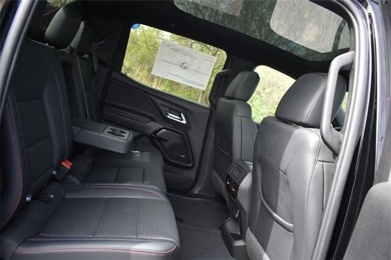 2024 Chevrolet Silverado EV RSTImage 18