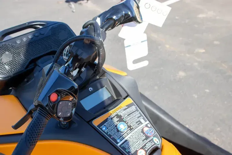 NEW 2026 SEADOO SPARK TRIXX FOR 3 90HP WITH SOUND SYSTEM Image 10