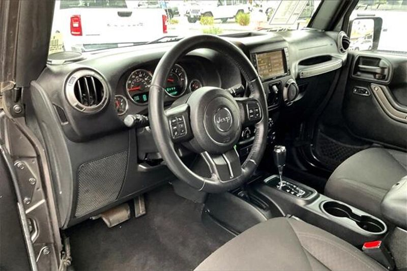 2017 Jeep Wrangler Unlimited Sport photo 14