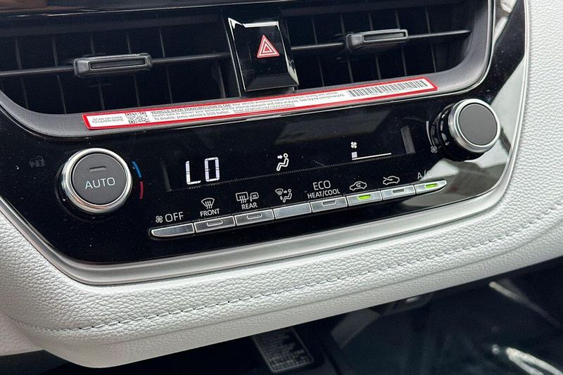New 2025 Toyota Corolla SEImage 20