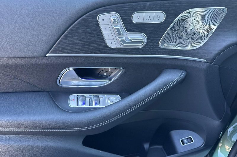 New 2026 Mercedes-Benz GLS 450Image 8