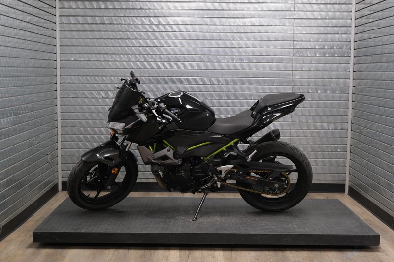 USED 2020 KAWASAKI Z400 ABS Image 6