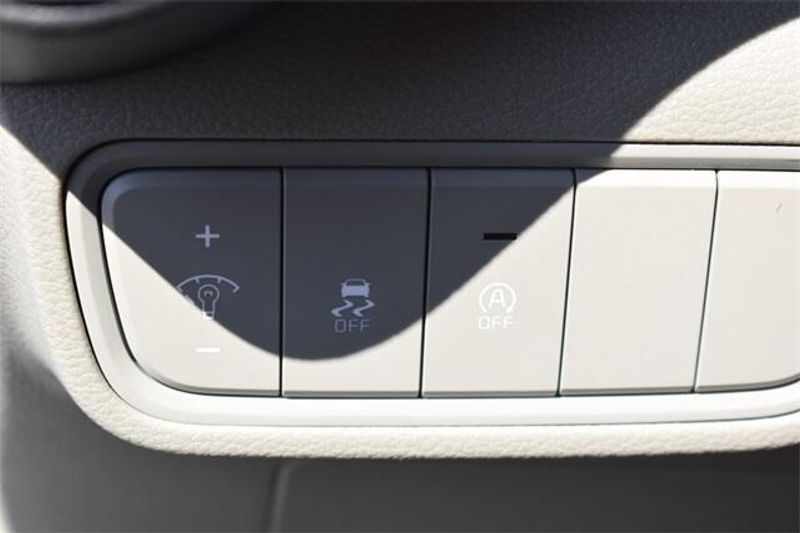 New 2025 Kia Soul LXImage 20