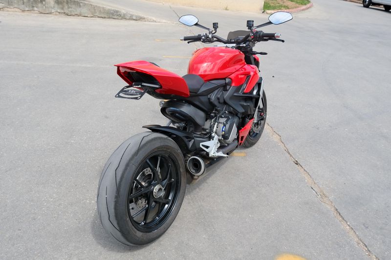 Used 2022 Ducati STREETFIGHTER V2 RED AND BLACK Image 3