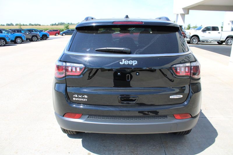 2025 Jeep Compass Latitude photo 8