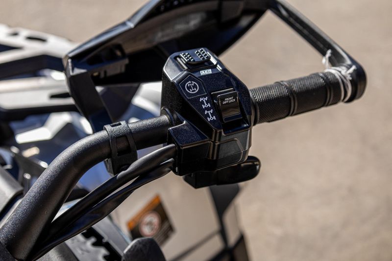 NEW 2026 CAN-AM OUTLANDER MAX XT-P 1000R WITH SMART-SHOX Image 15