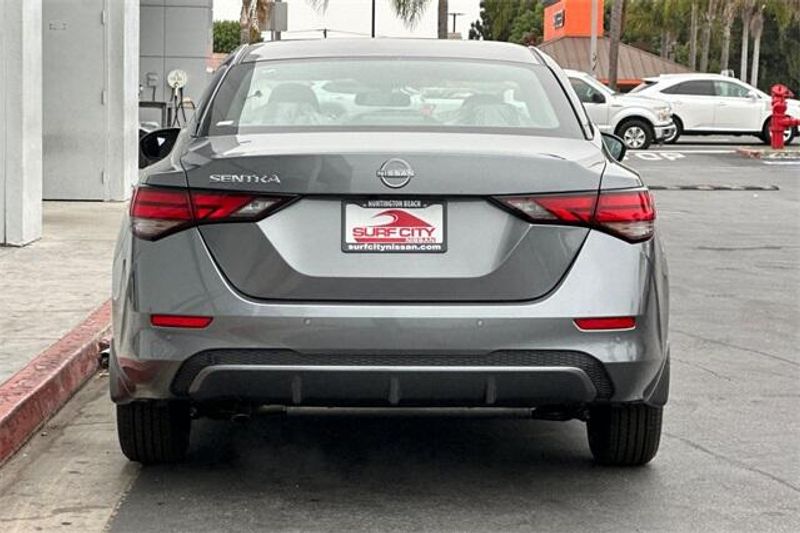 New 2025 Nissan Sentra SImage 4