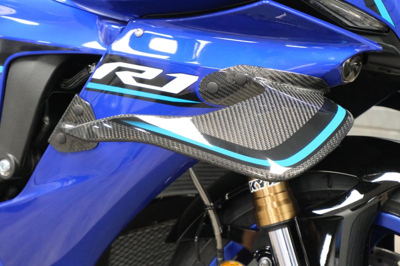 NEW 2026 YAMAHA YZFR1 Image 12