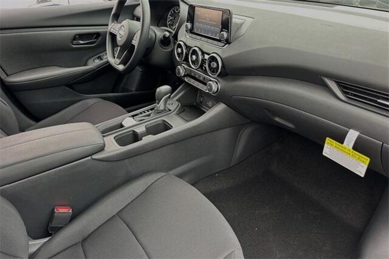 New 2025 Nissan Sentra SImage 12