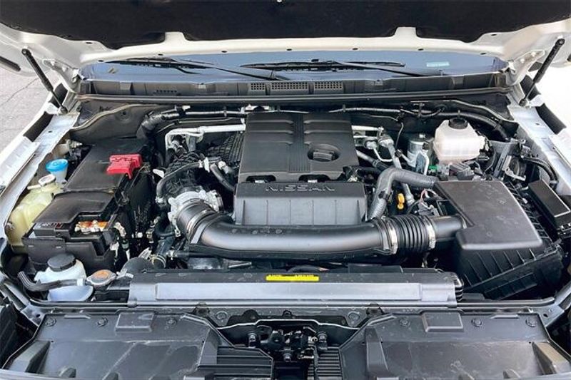 Used 2025 Nissan Frontier SVImage 9