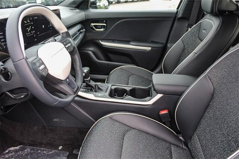 New 2025 Kia K4 GT-LineImage 11