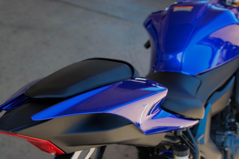 2025 Yamaha YZFR7 TEAM BLUE Image 14