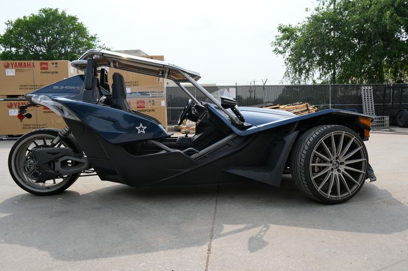 USED 2019 POLARIS SLINGSHOT SL Image 2
