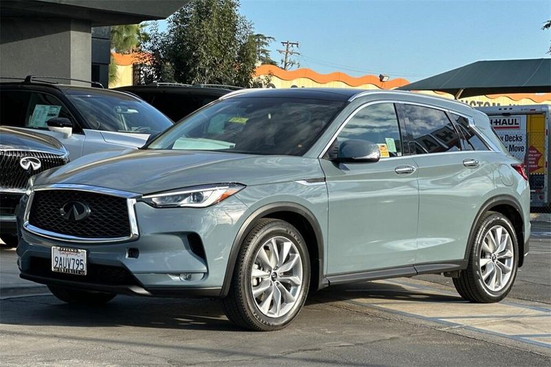2022 Infiniti QX50 Luxe photo 8