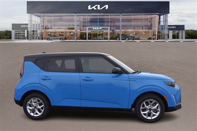 New 2025 Kia Soul SImage 2