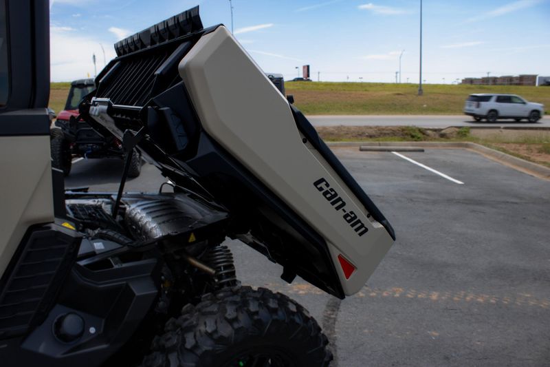 NEW 2026 CAN-AM DEFENDER LIMITED CAB HD11 Image 13