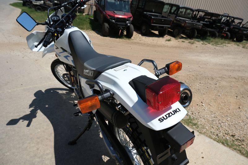 2025 Suzuki DR 650 S WHITEImage 18