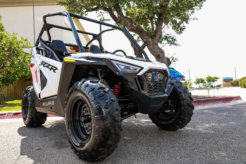 2022 Polaris RZR 200 EFI  WHITE LIGHTNING Image 32