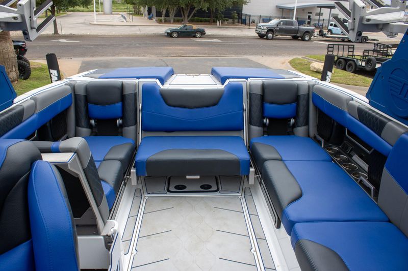 USED 2022 MALIBU M240 Image 10