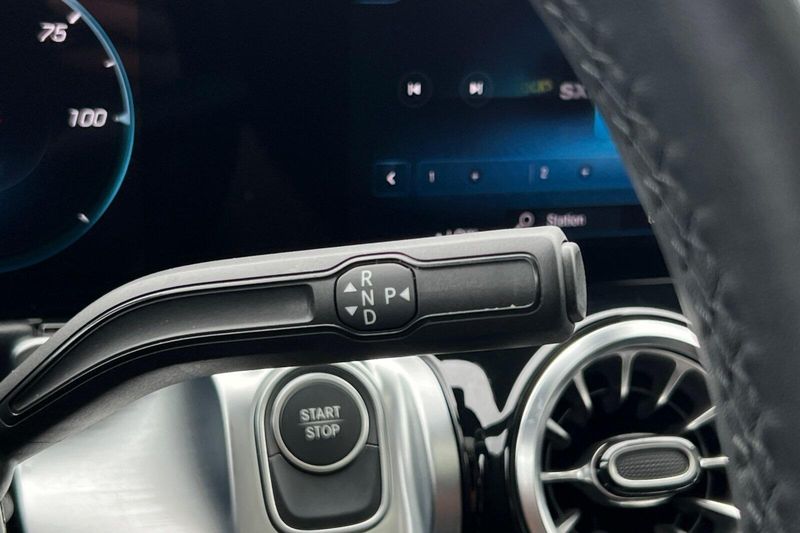 2023 Mercedes-Benz EQB 300Image 25