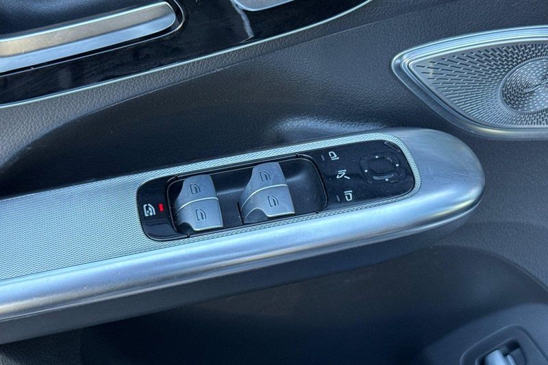 Used 2025 Mercedes-Benz EQE 350 SUVImage 12