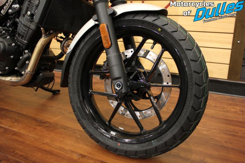 New 2026 Royal Enfield Guerrilla 450 Image 9