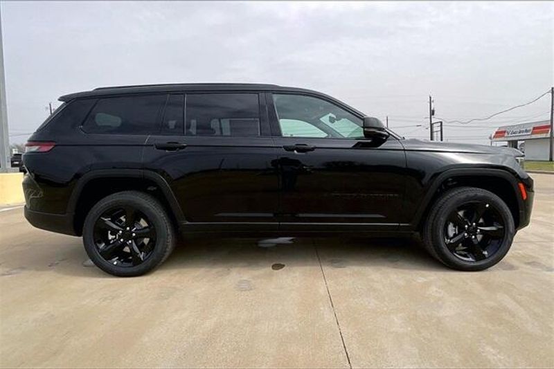 2025 Jeep Grand Cherokee L Limited 4x4Image 16