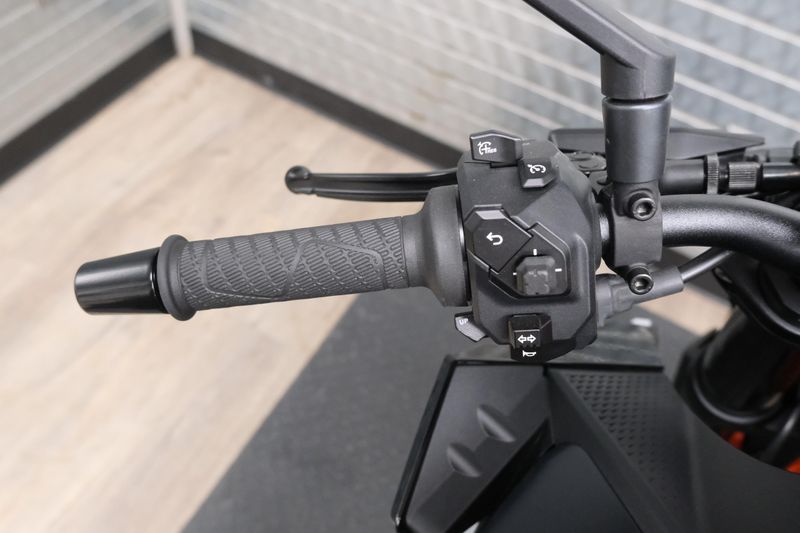 NEW 2026 KTM 990 DUKE R Image 20