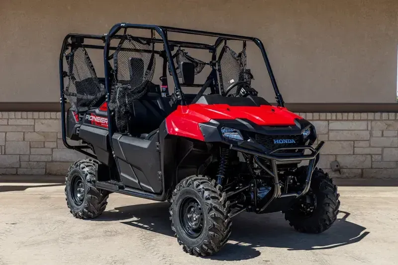 2025 Honda PIONEER 7004 BASEImage 2