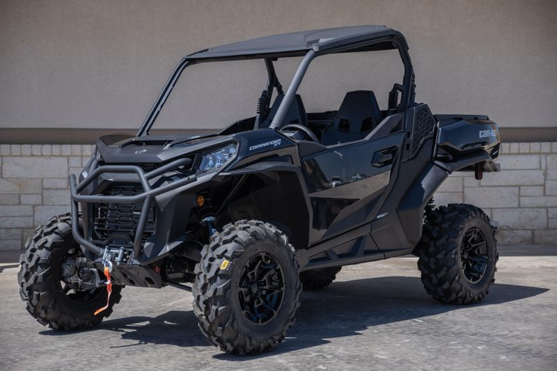 2025 Can-Am COMMANDER XT 700 TRIPLE BLACKImage 6