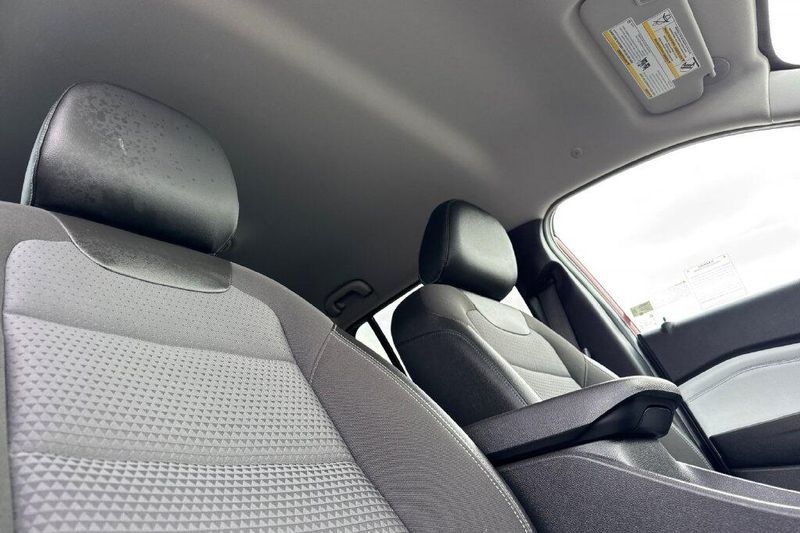 Used 2025 Chevrolet Trax LTImage 16