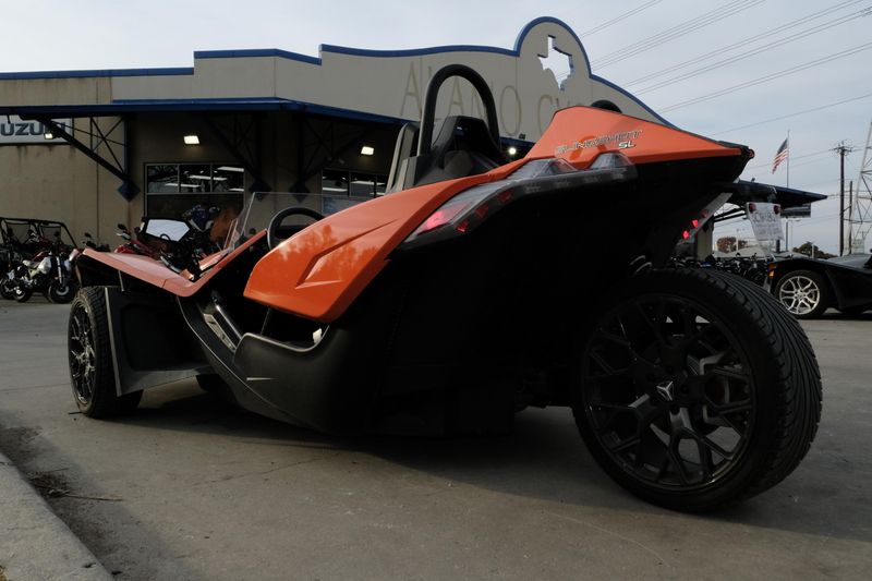 2024 Polaris SLINGSHOT SL AUTODRIVE VOLT ORANGEImage 4