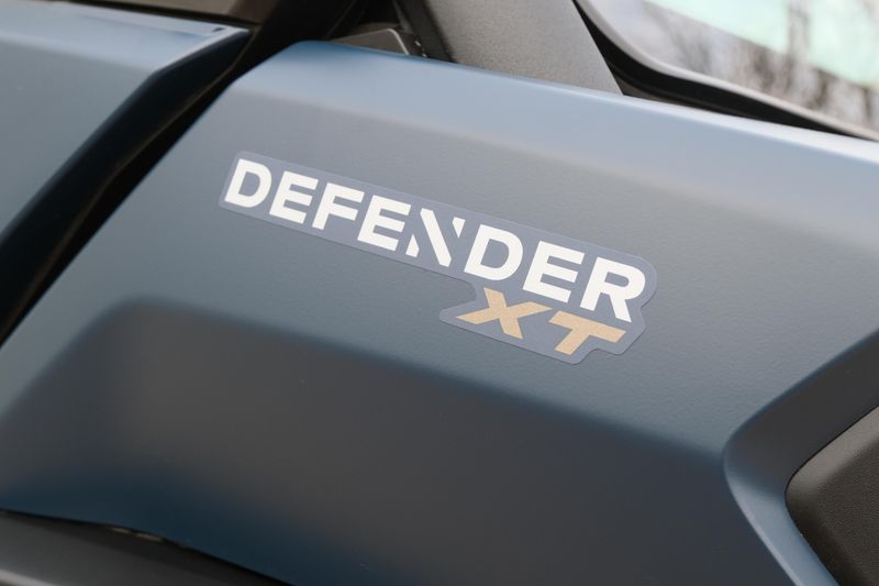 NEW 2026 CAN-AM DEFENDER MAX XT CAB HD11 WITH 1025 INCH TOUCHSCREEN Image 14