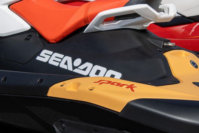 NEW 2026 SEADOO SPARK FOR 2 90HP CONVENIENCE PACKAGE WITH SOUND SYSTEM Image 7