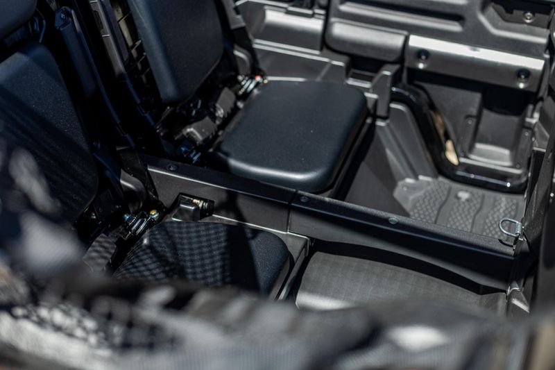 2025 Honda PIONEER 1000 DELUXE Image 9