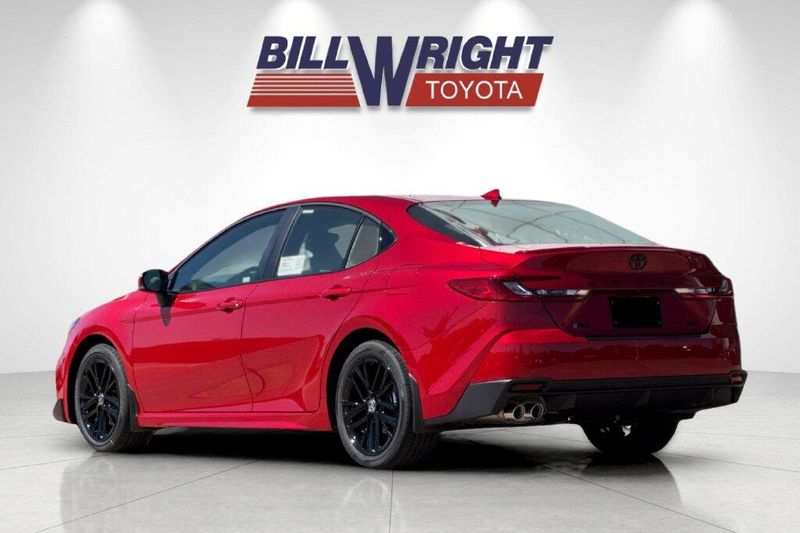 New 2026 Toyota Camry SEImage 5