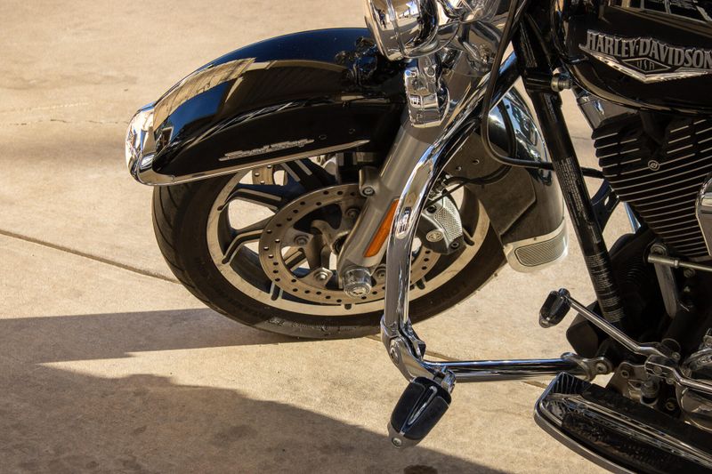 USED 2015 HARLEY ROAD KING BASE Image 18