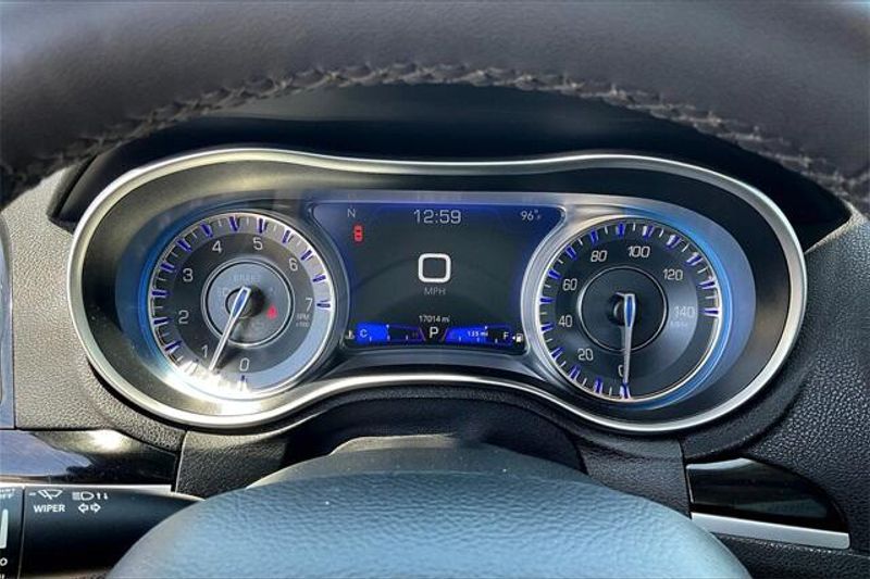 Used 2023 Chrysler 300 TouringImage 20