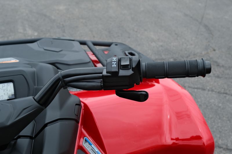 2025 Can-Am OUTLANDER DPS 500 LEGION RED Image 16