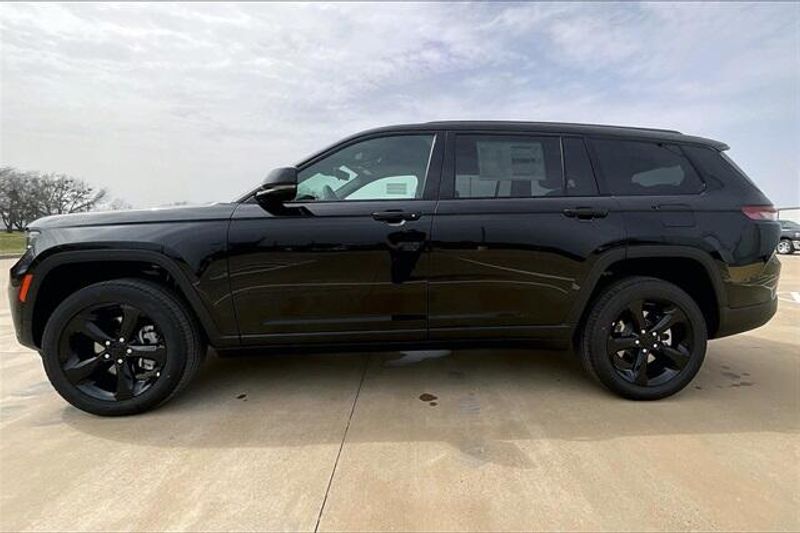 2025 Jeep Grand Cherokee L Limited 4x4Image 14