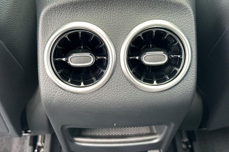 2024 Mercedes-Benz EQB 300Image 14