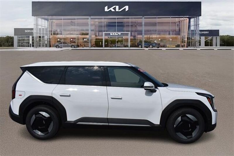 New 2026 Kia EV9 WindImage 2