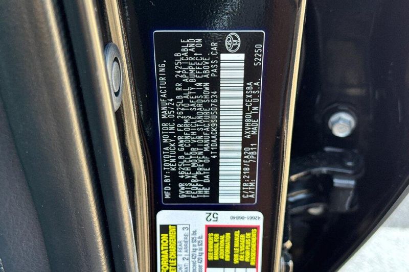 Used 2025 Toyota Camry SEImage 25