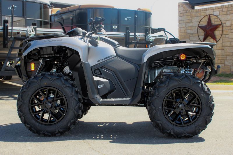 2025 Can-Am OUTLANDER XT 700 PLATINUM SATIN Image 5