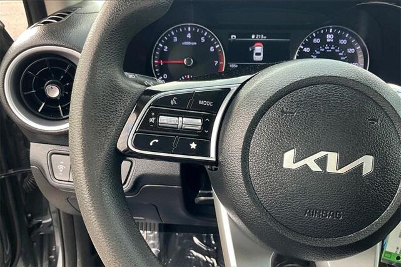 2023 Kia Forte LXSImage 18