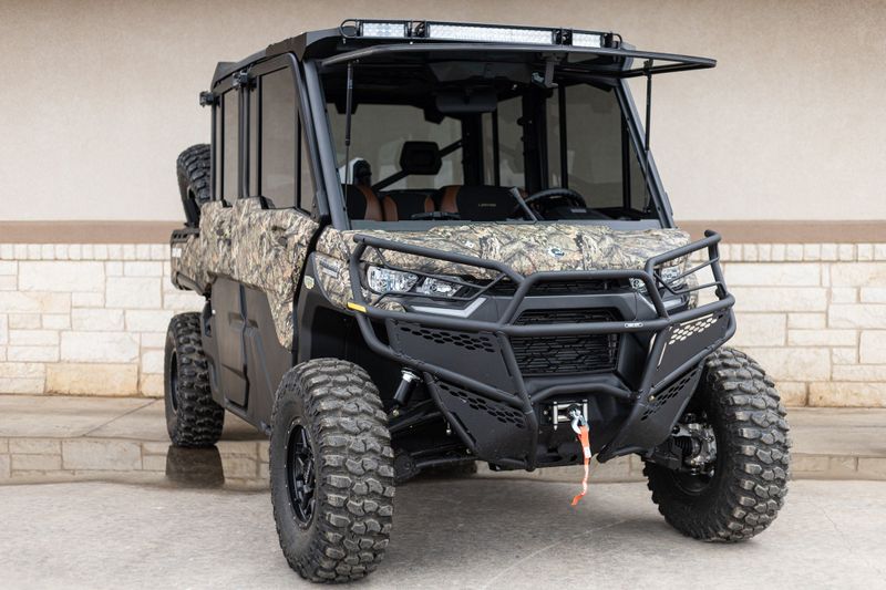 2023 Can-Am Defender MAX Limited HD10Image 1