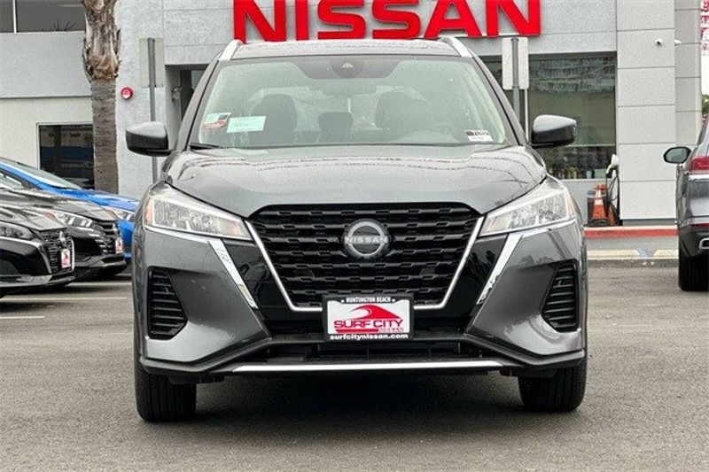 2024 Nissan Kicks SVImage 6