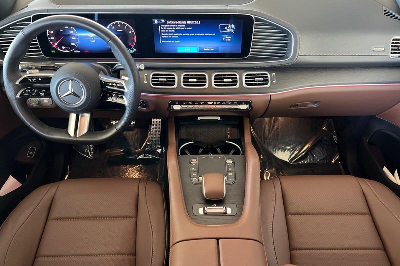 2025 Mercedes-Benz GLS 450Image 15